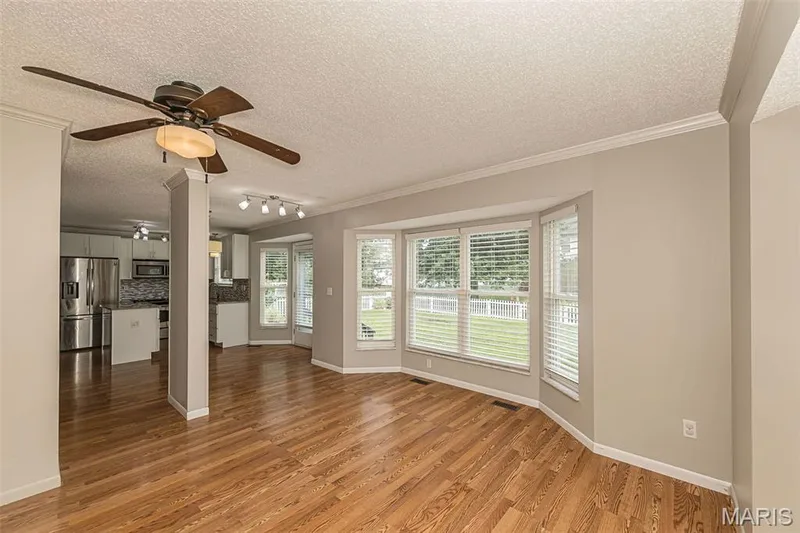 428 Chelsea Way Drive, St Charles, MO 63304 — listing photo 13 of 42
