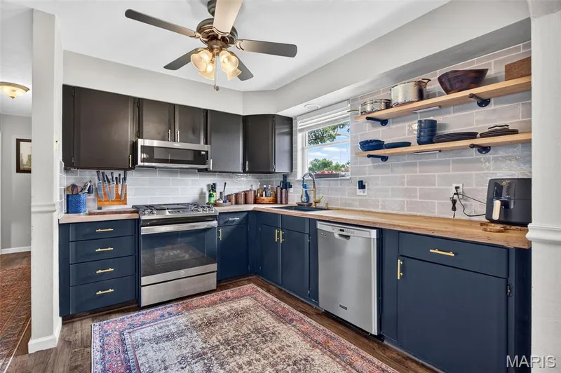 2992 Brooklands Way, St Charles, MO 63303 — listing photo 4 of 35