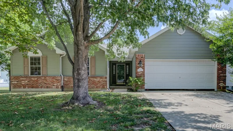 1236 Saint Matthew Avenue, O'Fallon, MO — listing photo 1