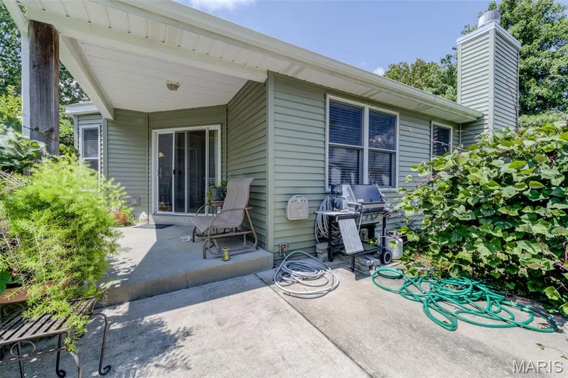 1236 Saint Matthew Avenue, O'Fallon, MO 63366 — listing photo 2 of 41