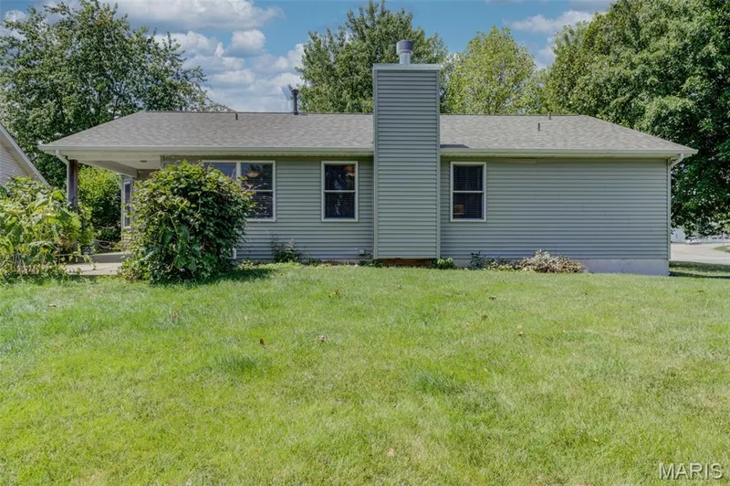 1236 Saint Matthew Avenue, O'Fallon, MO 63366 — listing photo 3 of 41