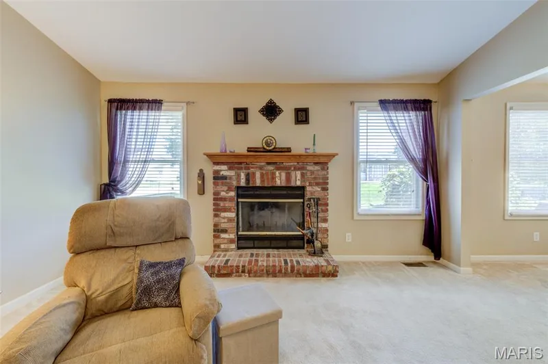 1236 Saint Matthew Avenue, O'Fallon, MO 63366 — listing photo 7 of 41