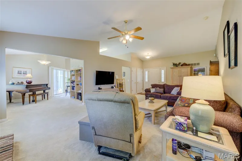 1236 Saint Matthew Avenue, O'Fallon, MO 63366 — listing photo 8 of 41