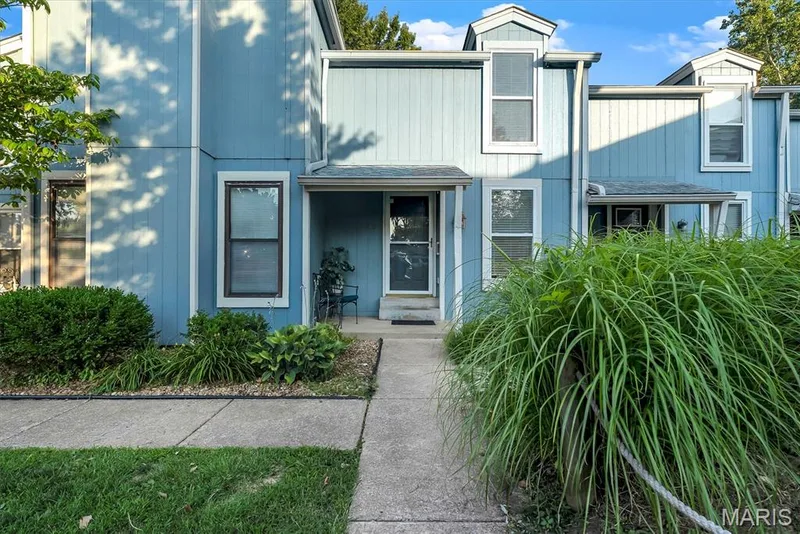 Front entryway — 43 Breezy Knoll Lane, Lake St. Louis, MO 63367