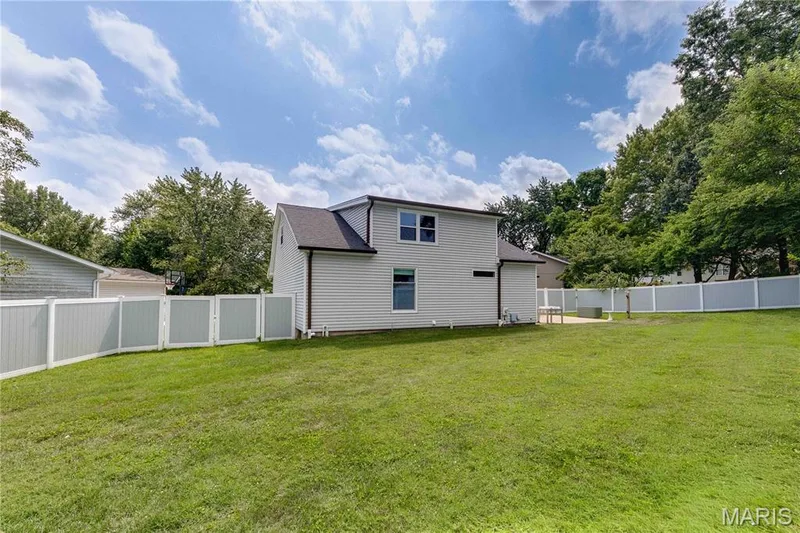 11 Victoria Square, St Peters, MO 63376 — listing photo 21 of 26