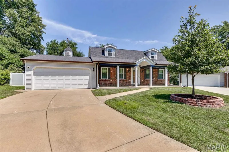 Welcome Home! Covered front porch with ceiling fans — 11 Victoria Square, St Peters, MO 63376