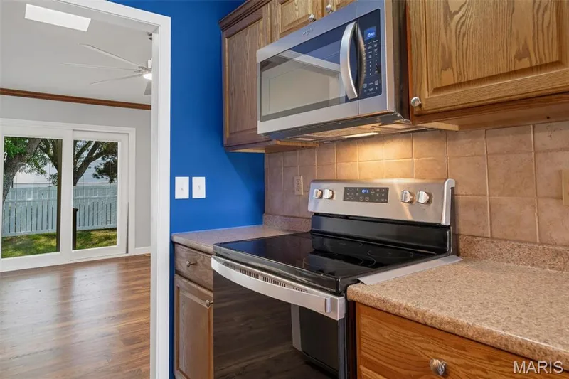 1637 Rosewall Drive #B, St Charles, MO 63303 — listing photo 9 of 33