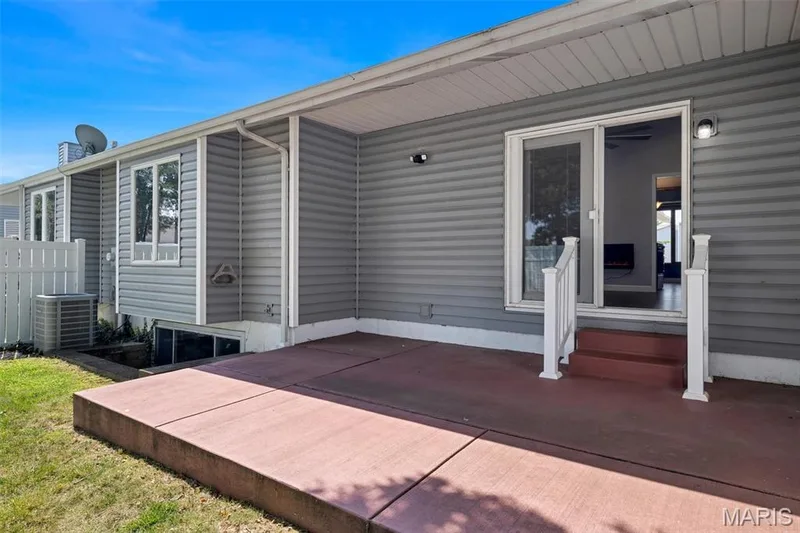1637 Rosewall Drive #B, St Charles, MO 63303 — listing photo 29 of 33