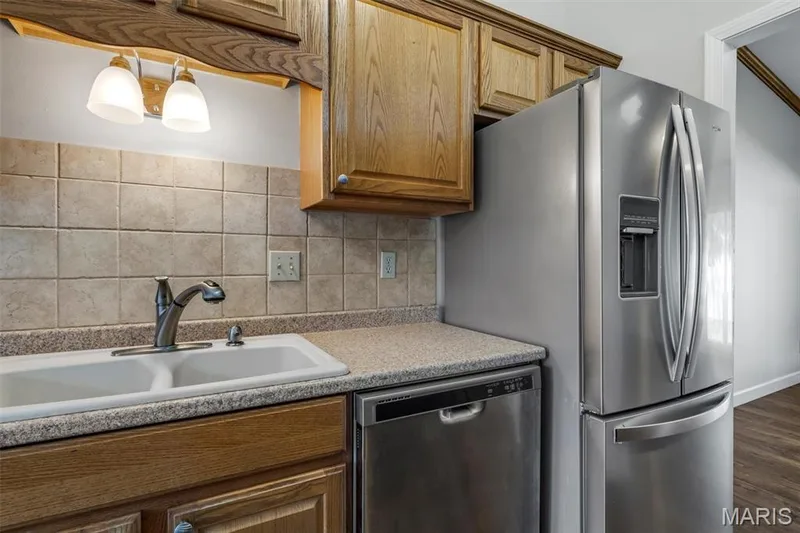 1637 Rosewall Drive #B, St Charles, MO 63303 — listing photo 8 of 38