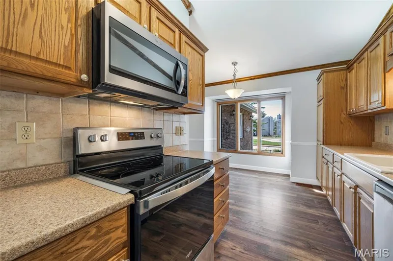 1637 Rosewall Drive #B, St Charles, MO 63303 — listing photo 10 of 38