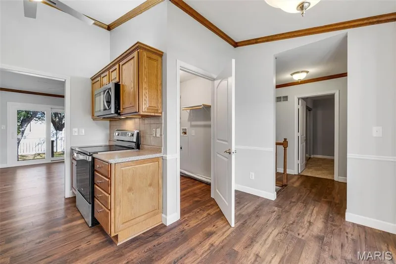 1637 Rosewall Drive #B, St Charles, MO 63303 — listing photo 11 of 38