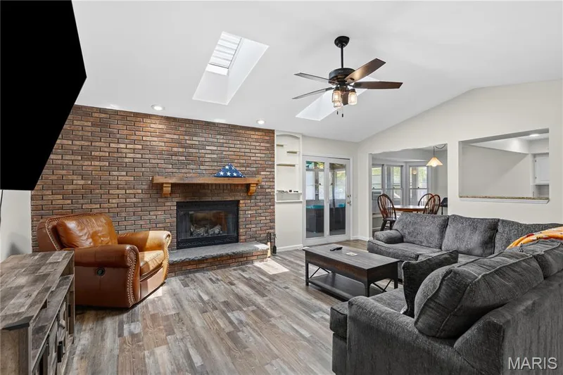 3 Harbor Point Court, Lake St. Louis, MO 63367 — listing photo 7 of 47