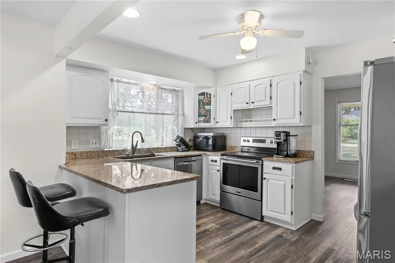 3 Harbor Point Court, Lake St. Louis, MO 63367 — listing photo 12 of 47