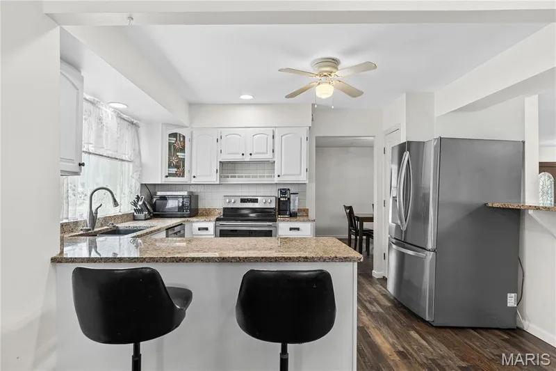 3 Harbor Point Court, Lake St. Louis, MO 63367 — listing photo 13 of 47