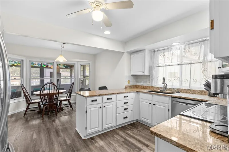 3 Harbor Point Court, Lake St. Louis, MO 63367 — listing photo 16 of 47
