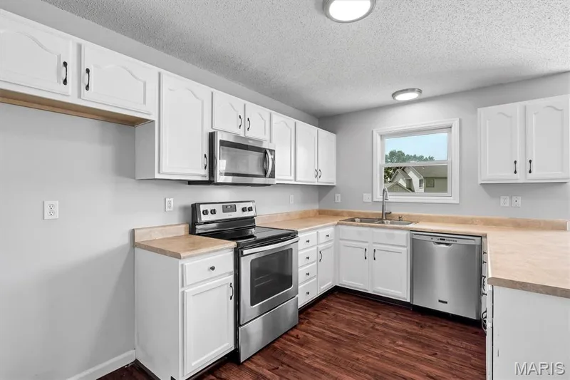 7196 Heald Drive, O'Fallon, MO 63368 — listing photo 5 of 35