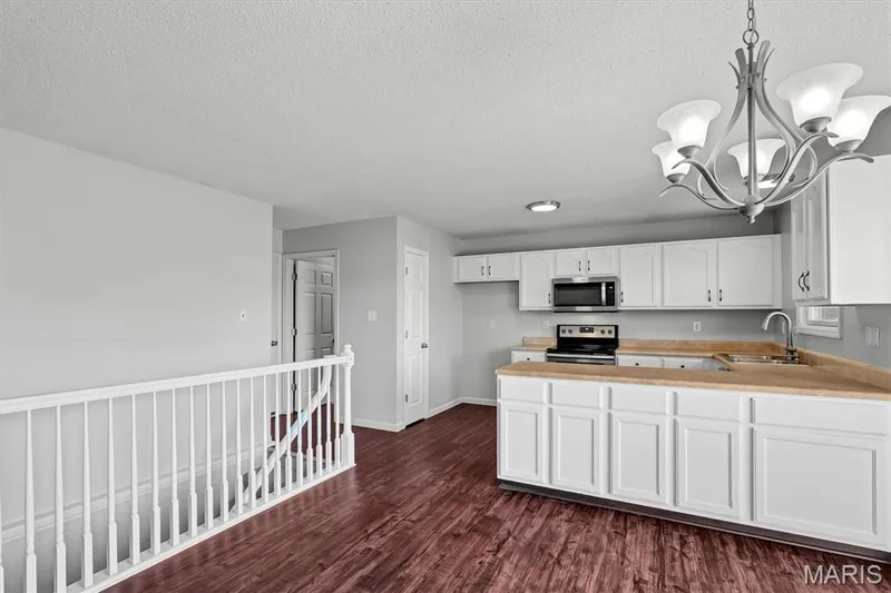 7196 Heald Drive, O'Fallon, MO 63368 — listing photo 6 of 35
