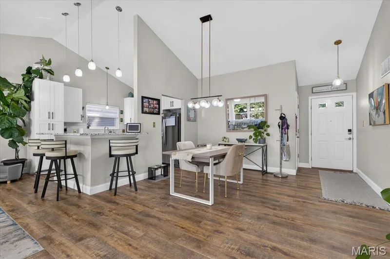 110 Barrington Drive, St Peters, MO 63376 — listing photo 3 of 46