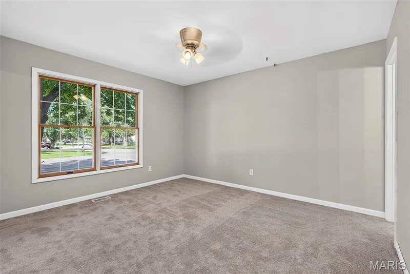 231 Laurelwood Drive, St Peters, MO 63376 — listing photo 15 of 27