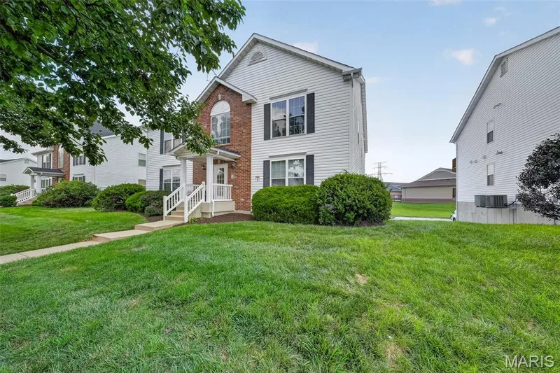 Hello from the second floor. — 618 Homerun Drive, O'Fallon, MO 63366