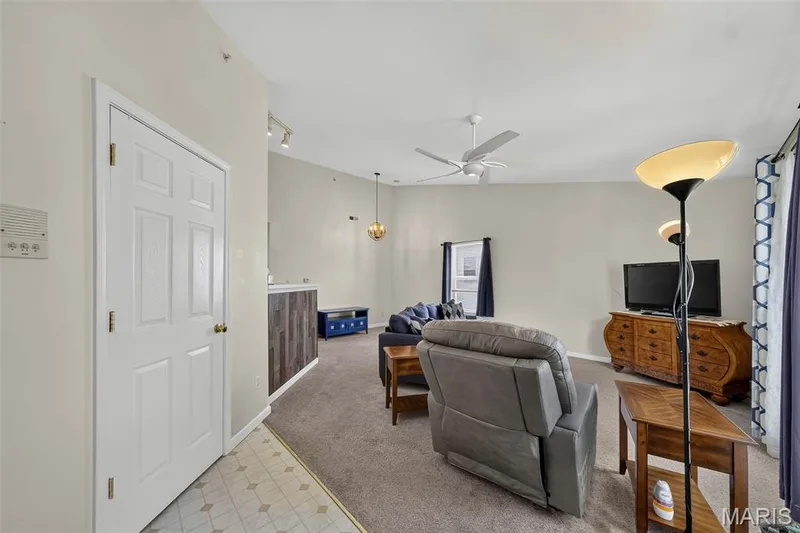 618 Homerun Drive, O'Fallon, MO 63366 — listing photo 4 of 42