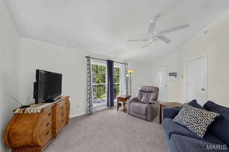 618 Homerun Drive, O'Fallon, MO 63366 — listing photo 9 of 42