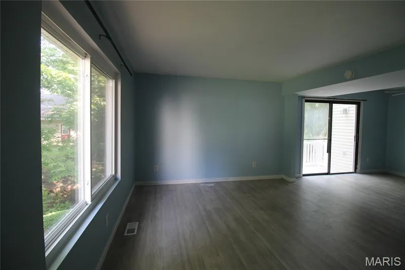652 Summer Winds Lane #D, St Peters, MO 63376 — listing photo 3 of 18