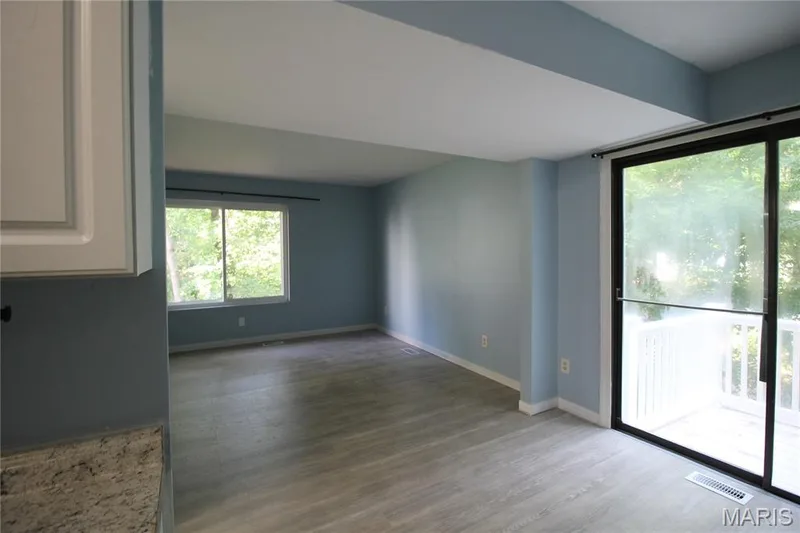 652 Summer Winds Lane #D, St Peters, MO 63376 — listing photo 6 of 18