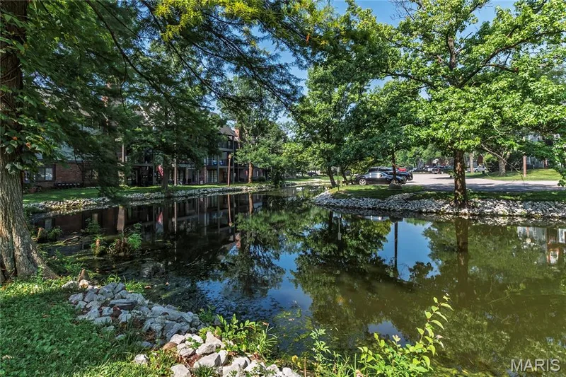 1440 Heritage Landing #105, St Charles, MO — listing photo 1