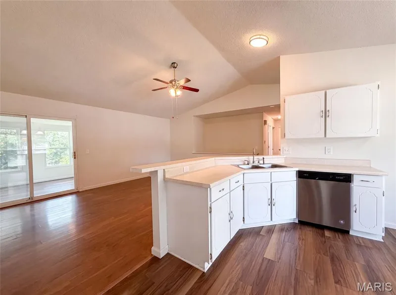 1354 Great Warrior Drive, O'Fallon, MO 63366 — listing photo 6 of 17