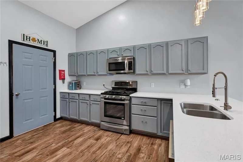 2029 Chapel Hill Crossing, St Peters, MO 63376 — listing photo 6 of 32