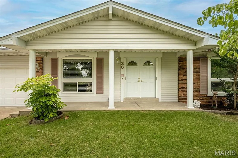 36 Park Charles Boulevard N, St Peters, MO 63376 — listing photo 6 of 53