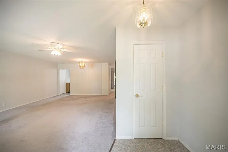 36 Park Charles Boulevard N, St Peters, MO 63376 — listing photo 7 of 53