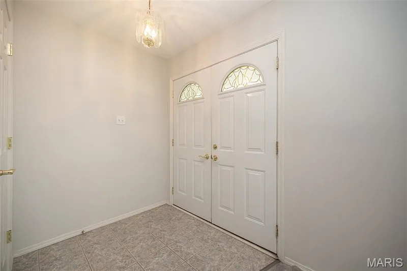 36 Park Charles Boulevard N, St Peters, MO 63376 — listing photo 8 of 53