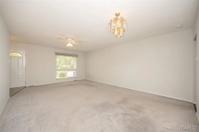 36 Park Charles Boulevard N, St Peters, MO 63376 — listing photo 12 of 53