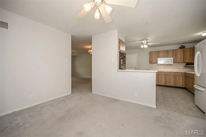 36 Park Charles Boulevard N, St Peters, MO 63376 — listing photo 15 of 53