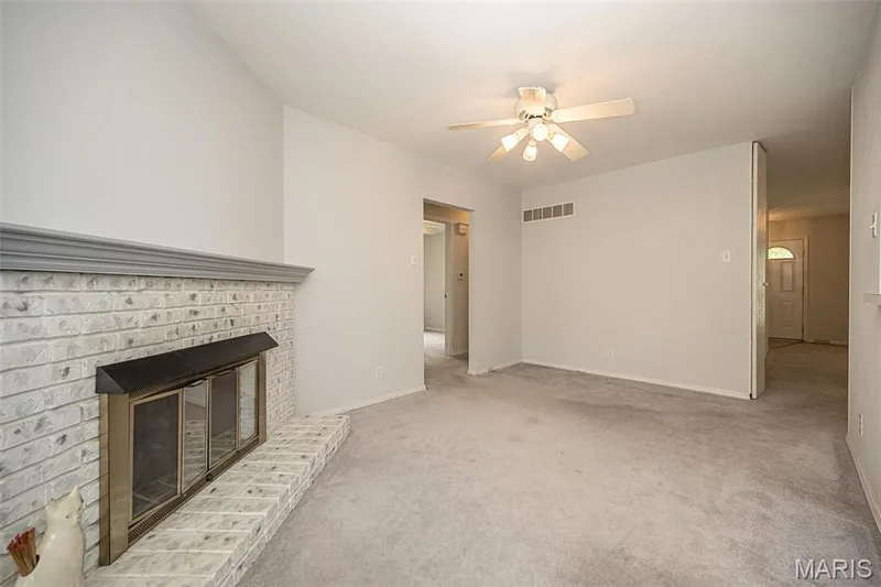 36 Park Charles Boulevard N, St Peters, MO 63376 — listing photo 16 of 53