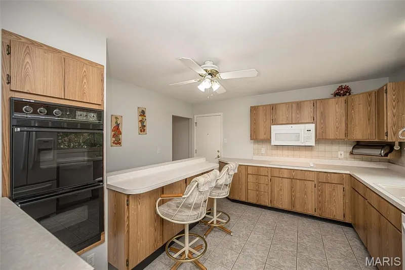 36 Park Charles Boulevard N, St Peters, MO 63376 — listing photo 17 of 53