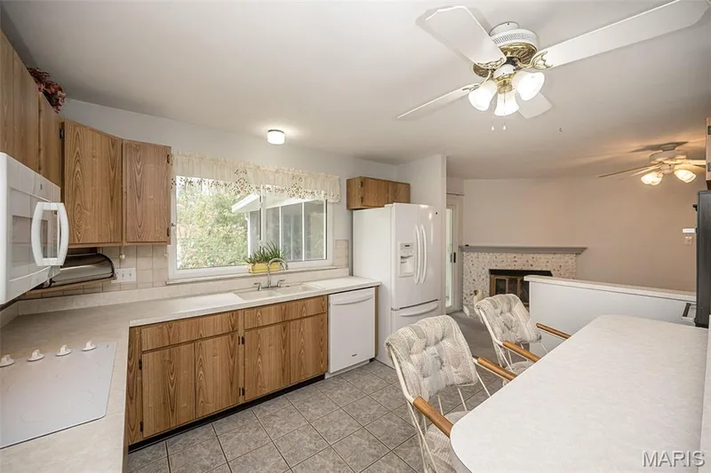 36 Park Charles Boulevard N, St Peters, MO 63376 — listing photo 22 of 53