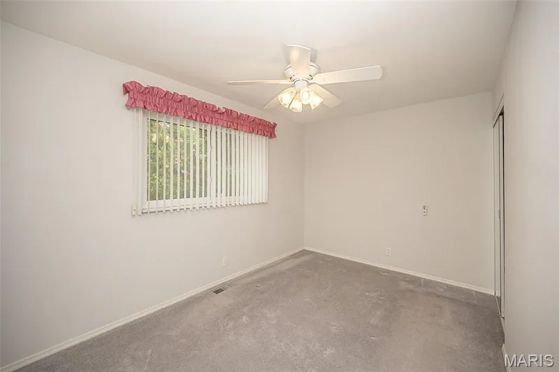 36 Park Charles Boulevard N, St Peters, MO 63376 — listing photo 31 of 53
