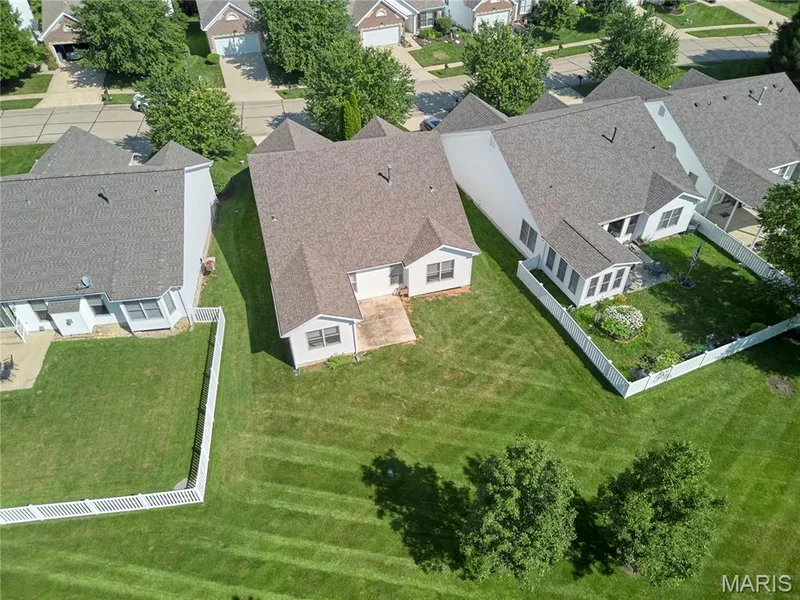 556 Boulder River Drive, St Charles, MO 63368 — listing photo 4 of 30