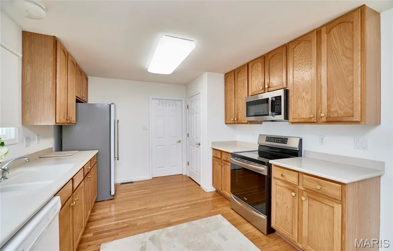 556 Boulder River Drive, St Charles, MO 63368 — listing photo 11 of 30