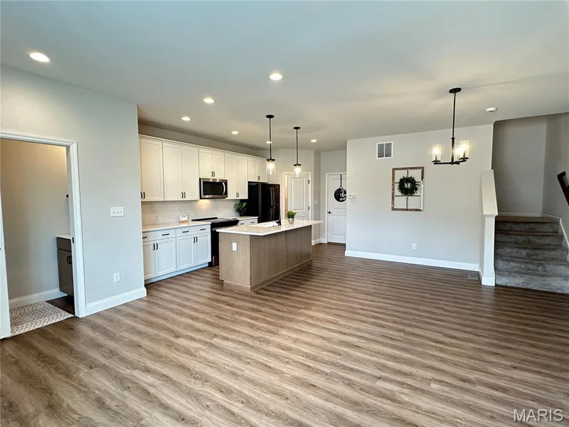 2810 McClay Road, St Charles, MO 63303 — listing photo 4 of 24