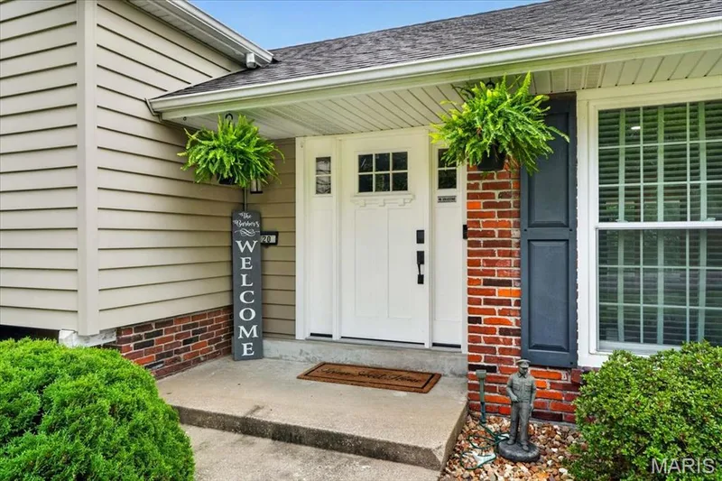 20 Shawnee Drive, St Charles, MO 63301 — listing photo 4 of 65
