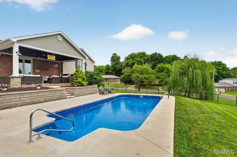 20 Shawnee Drive, St Charles, MO 63301 — listing photo 8 of 65