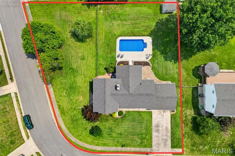 20 Shawnee Drive, St Charles, MO 63301 — listing photo 16 of 65