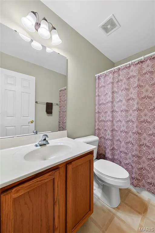 Secondary Bathroom — 167 Rightfield Drive, O'Fallon, MO 63366