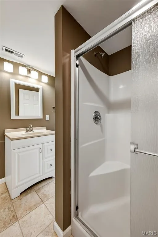 Full Bath with Shower in Finished Lower Level — 167 Rightfield Drive, O'Fallon, MO 63366