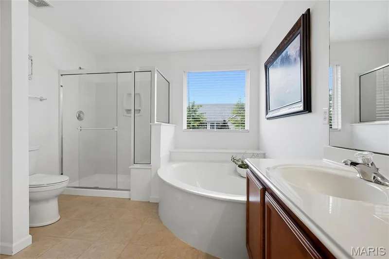2039 Saint Madeleine Drive, Dardenne Prairie, MO 63368 — listing photo 17 of 39