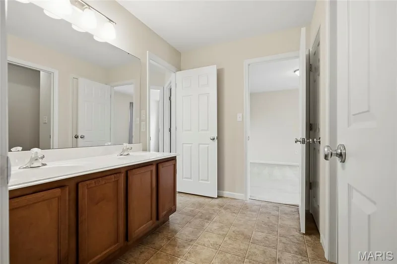 2039 Saint Madeleine Drive, Dardenne Prairie, MO 63368 — listing photo 19 of 39